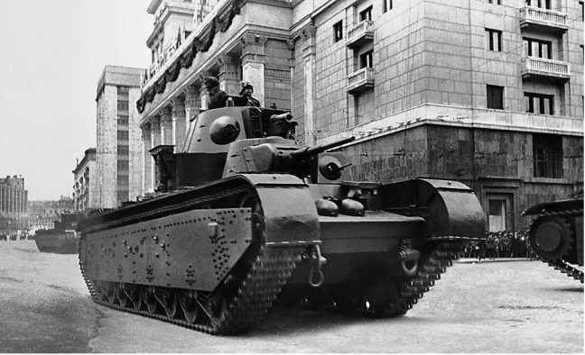 Советский тяжелый танк Т-35<br />(«Сталинский монстр») - i_052.jpg
