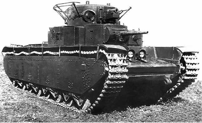 Советский тяжелый танк Т-35<br />(«Сталинский монстр») - i_089.jpg