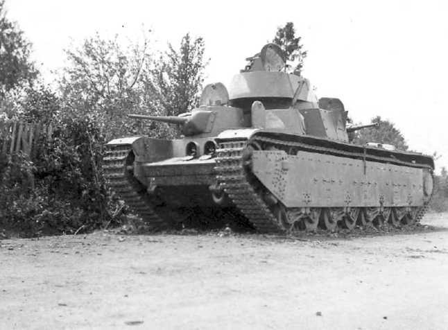 Советский тяжелый танк Т-35<br />(«Сталинский монстр») - i_137.jpg