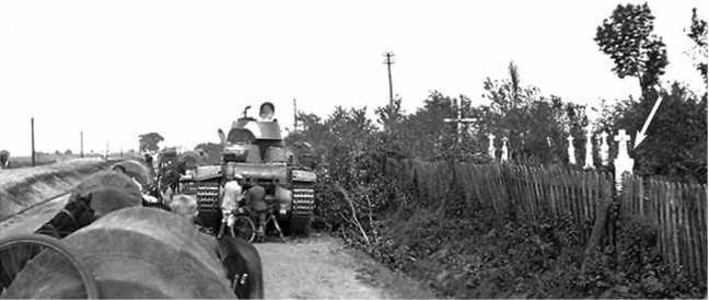 Советский тяжелый танк Т-35<br />(«Сталинский монстр») - i_138.jpg