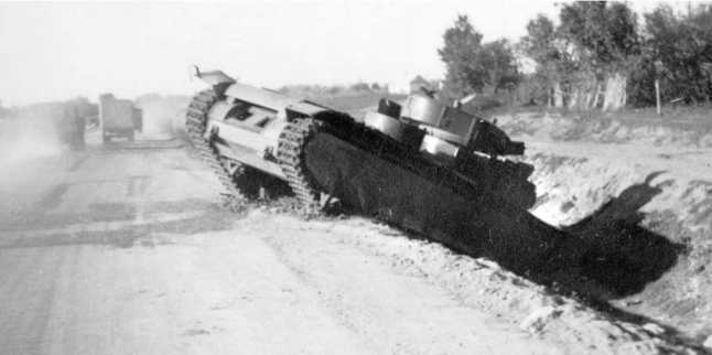 Советский тяжелый танк Т-35<br />(«Сталинский монстр») - i_145.jpg