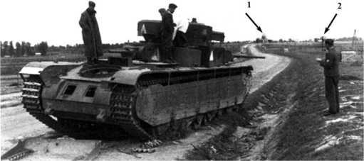 Советский тяжелый танк Т-35<br />(«Сталинский монстр») - i_155.jpg