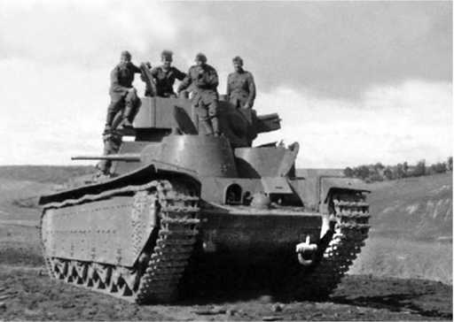 Советский тяжелый танк Т-35<br />(«Сталинский монстр») - i_162.jpg