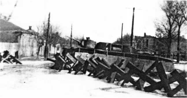 Советский тяжелый танк Т-35<br />(«Сталинский монстр») - i_167.jpg