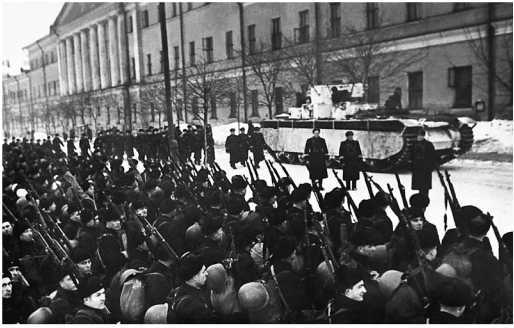 Советский тяжелый танк Т-35<br />(«Сталинский монстр») - i_171.jpg