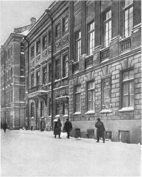 Рассказы литературоведа - i_087.jpg