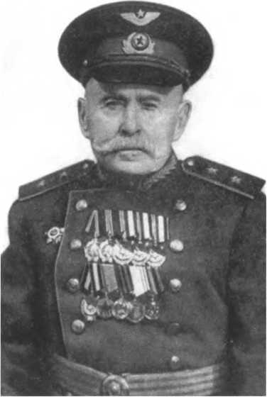 Русская армия между Троцким и Сталиным - i_028.jpg