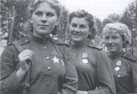 Ангелы мщения<br />(Женщины-снайперы Великой Отечественной) - i_004.jpg
