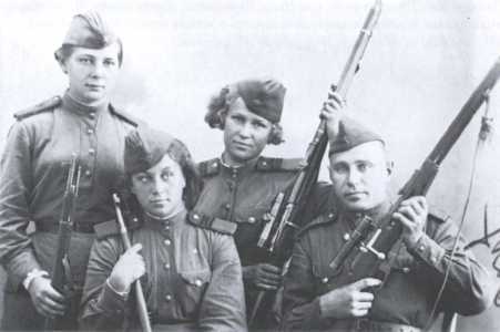 Ангелы мщения<br />(Женщины-снайперы Великой Отечественной) - i_013.jpg