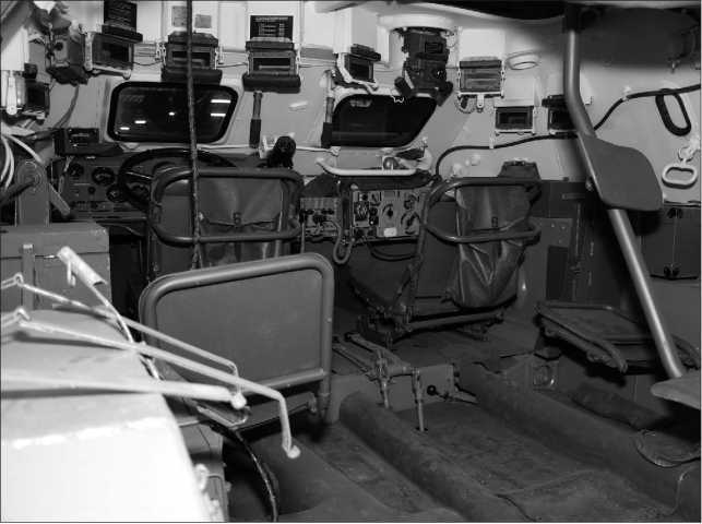 Русские бронетранспортеры<br />(От БТР-40 до «Бумеранга») - i_065.jpg