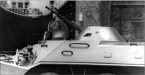 Русские бронетранспортеры<br />(От БТР-40 до «Бумеранга») - i_078.jpg