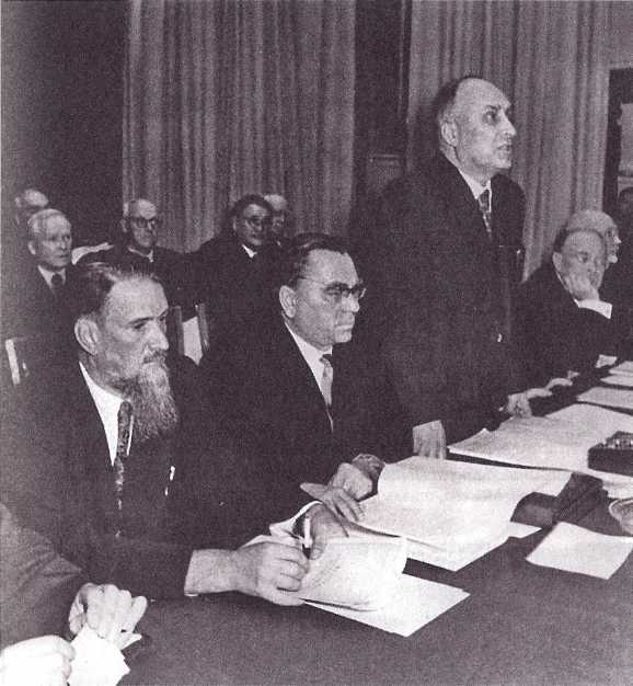 На качелях XX века - i_053.jpg