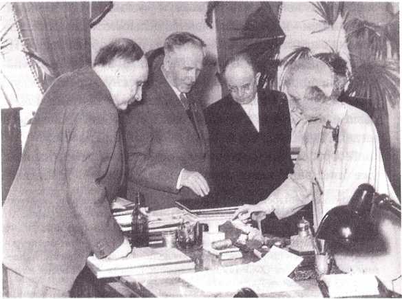 На качелях XX века - i_058.jpg