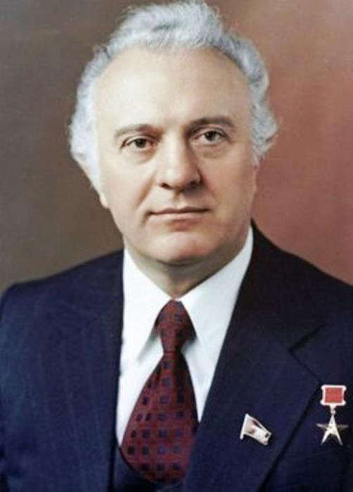 Мяч круглый. Испанский дебют (СИ) - _edb87c1280824d289d1be7ebb1941264.jpg