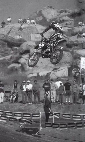 Профессиональные приемы вождения кроссового мотоцикла и эндуро - i_066.jpg